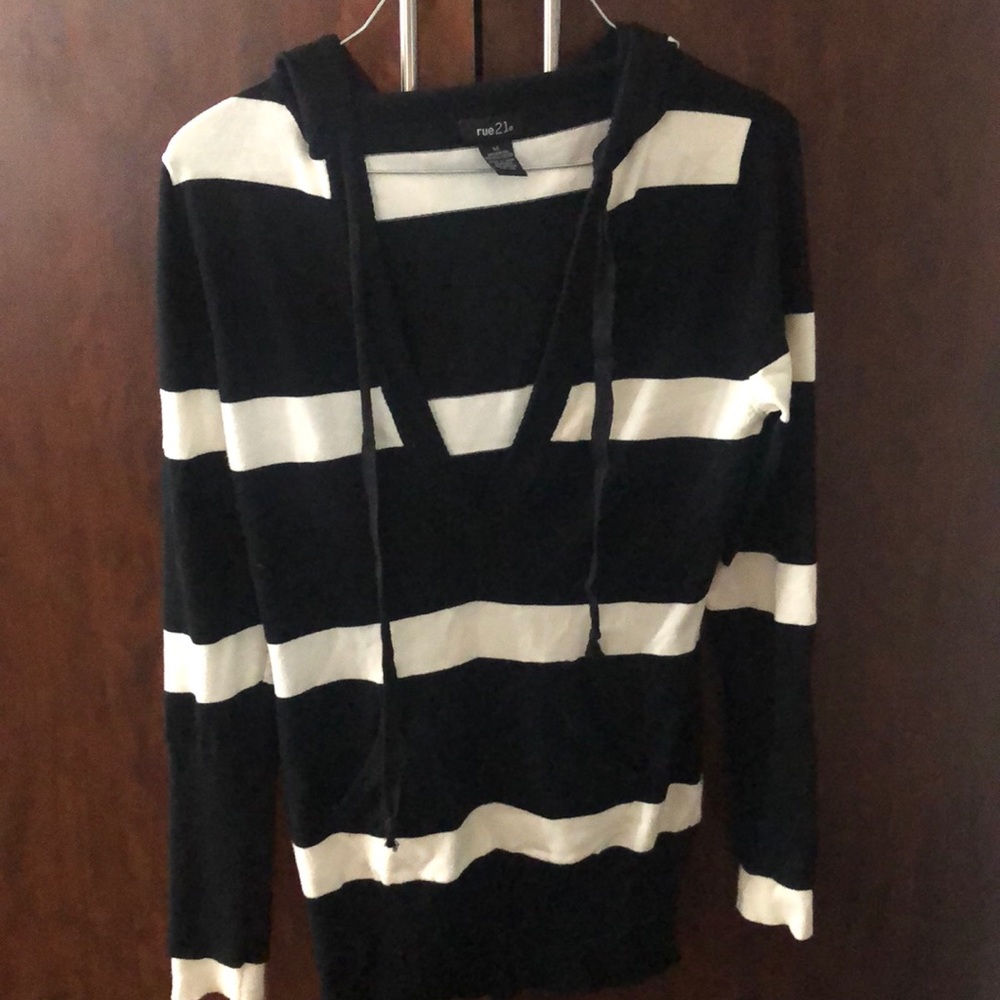 V neck sweater